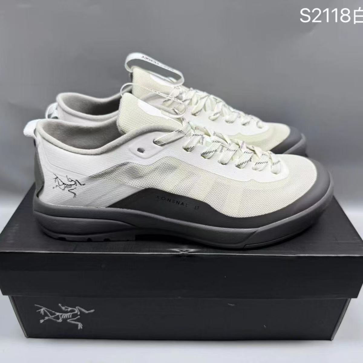 Classic Breathable Mesh Casual Sneakers 1026042201
