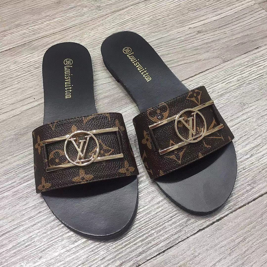 New Fashion Versatile Female Slippers 1024042404
