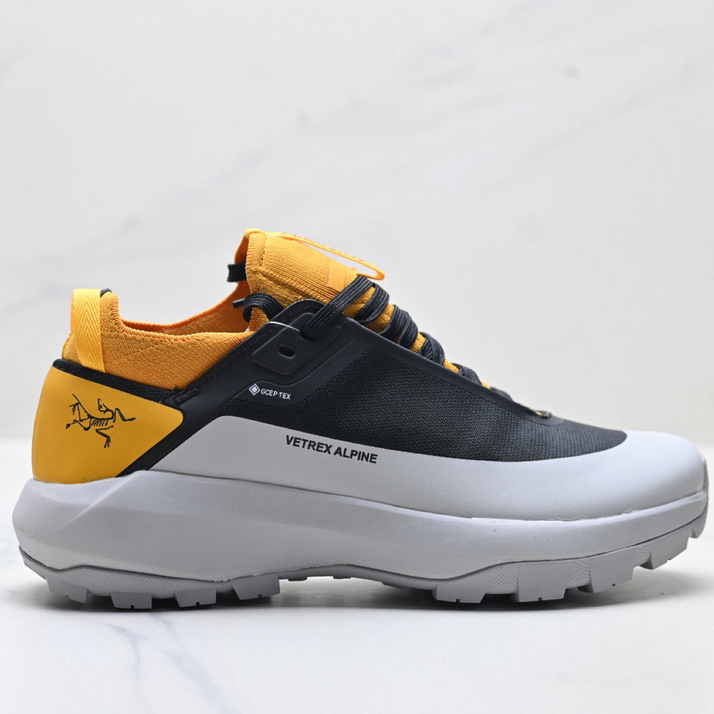 Low-top outdoor running shoes 1026042209