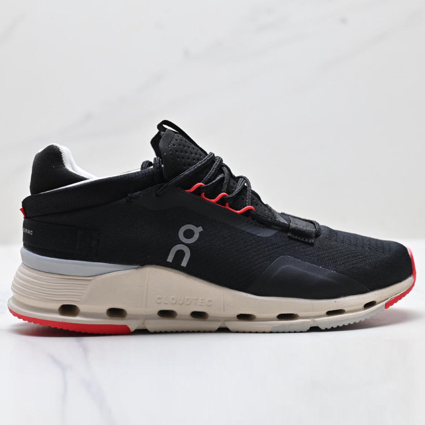 Comfortable and stylish running shoes 1026042312