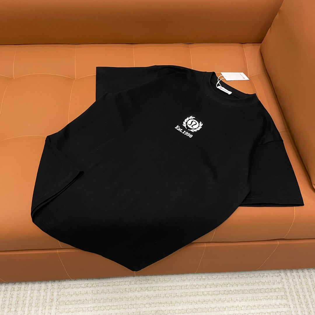 Round-neck T-shirt (Unisex) 1026042113