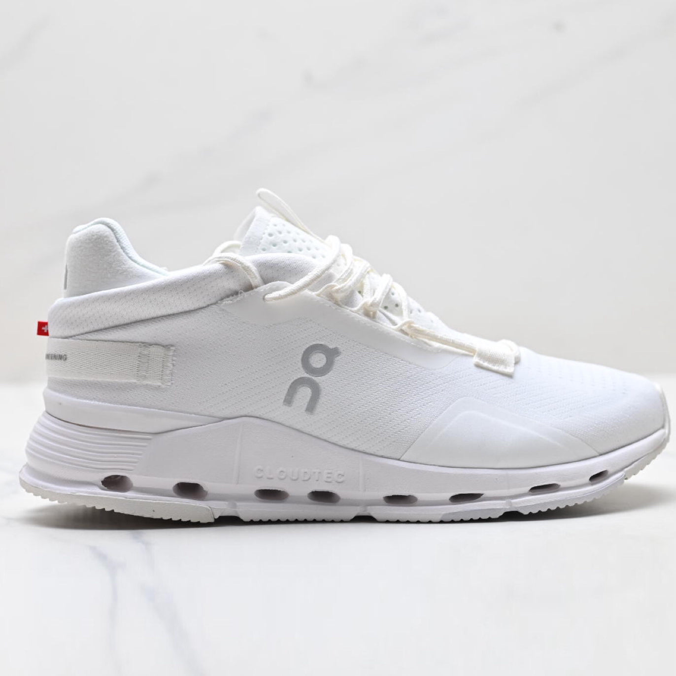 Comfortable and stylish running shoes 1026042313