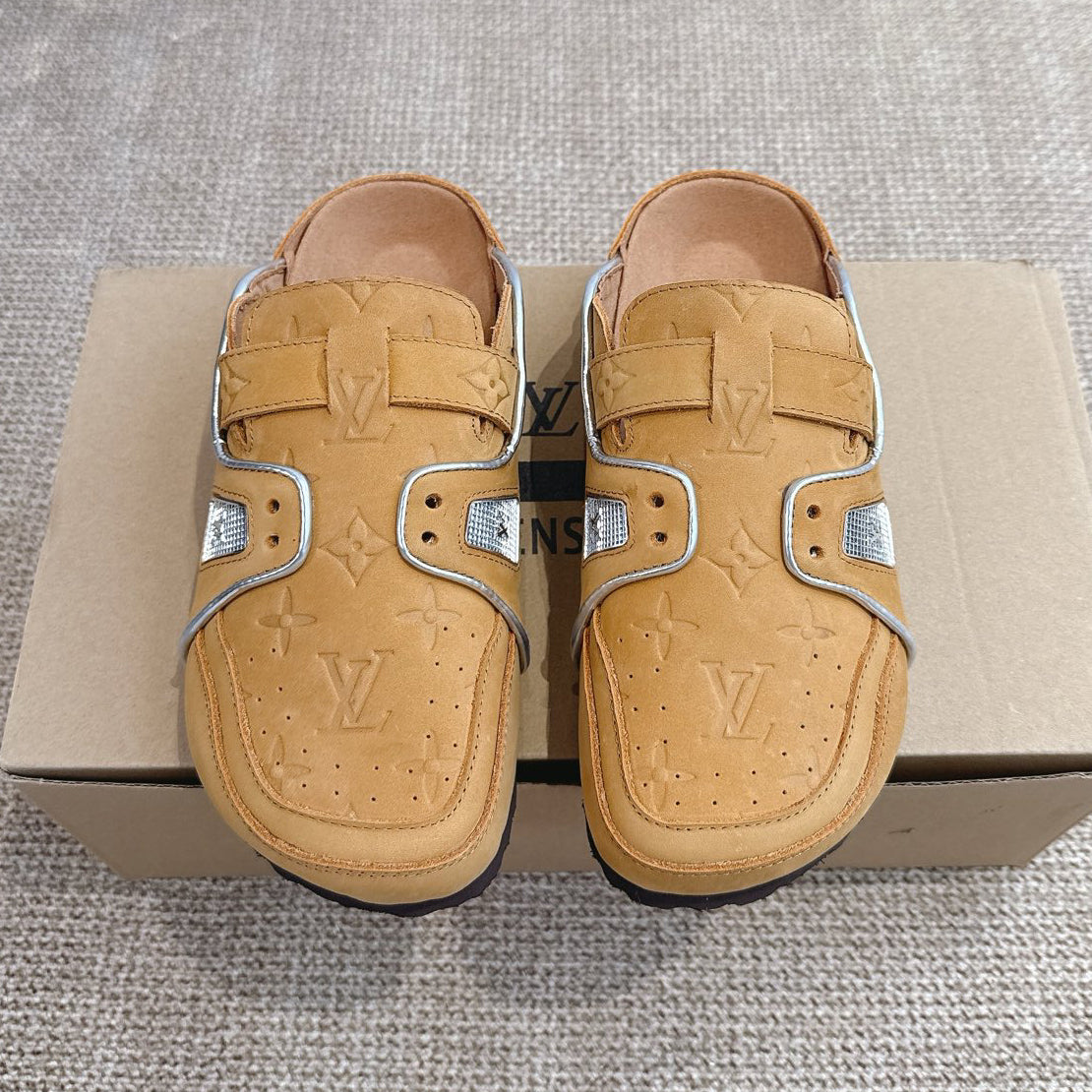 Classic Retro Boken Toe-Covered Sandals 1026062313