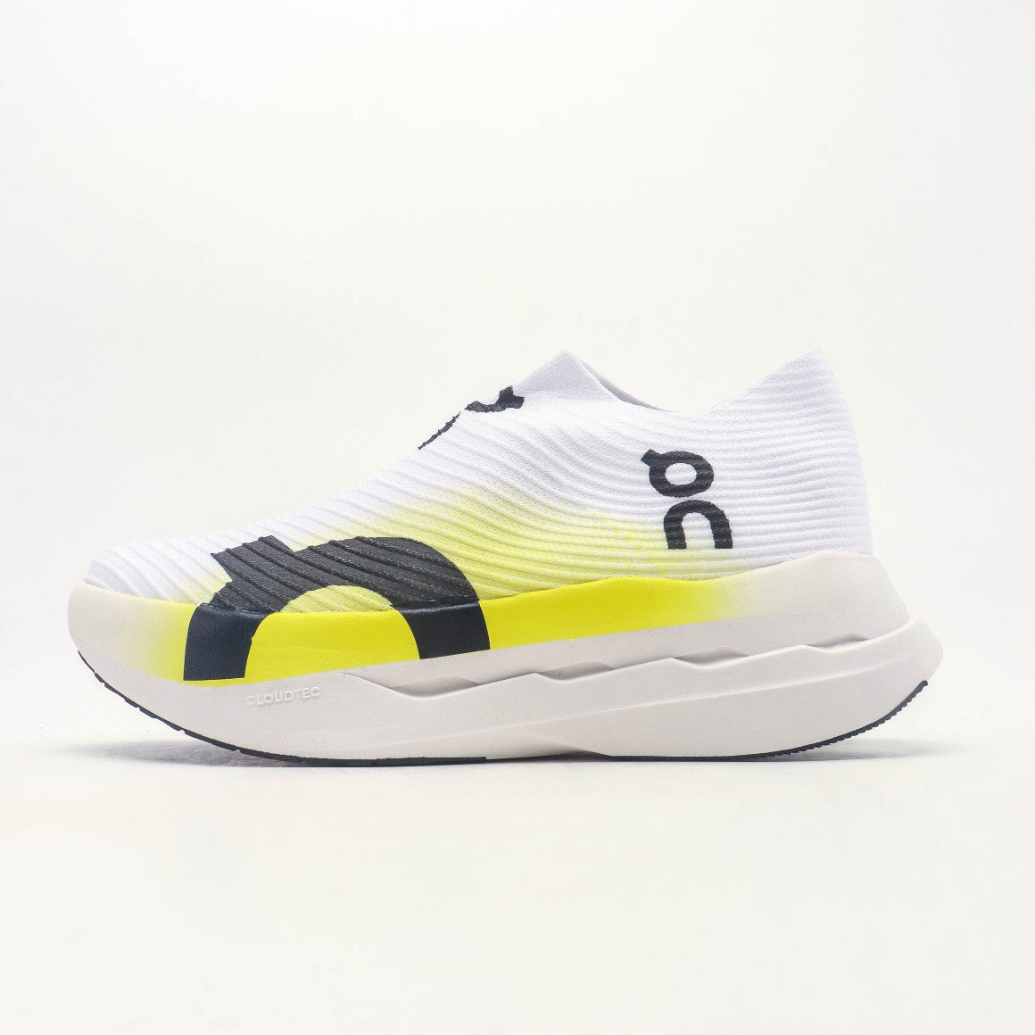 New Ultra-Lightweight and Breathable Running Shoes 1026042310