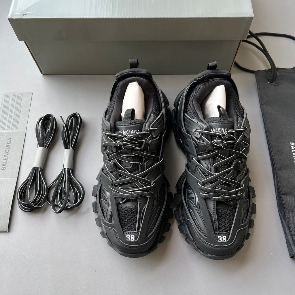 Men's and Women's Sneakers 1026060409