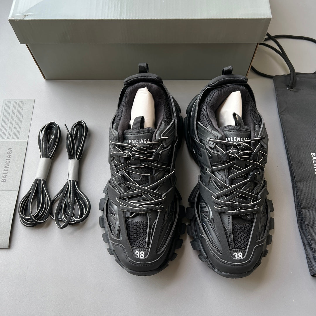 Men's and Women's Sneakers 1026060409