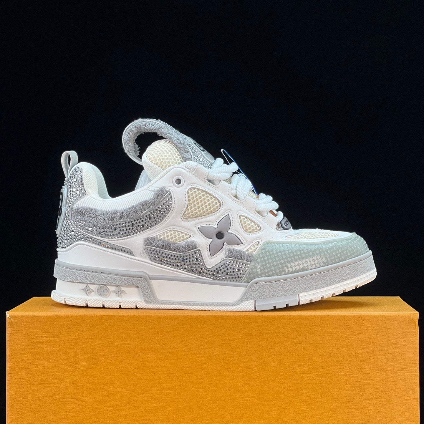 Fashionable Chunky-Soled Sneakers 1026060406