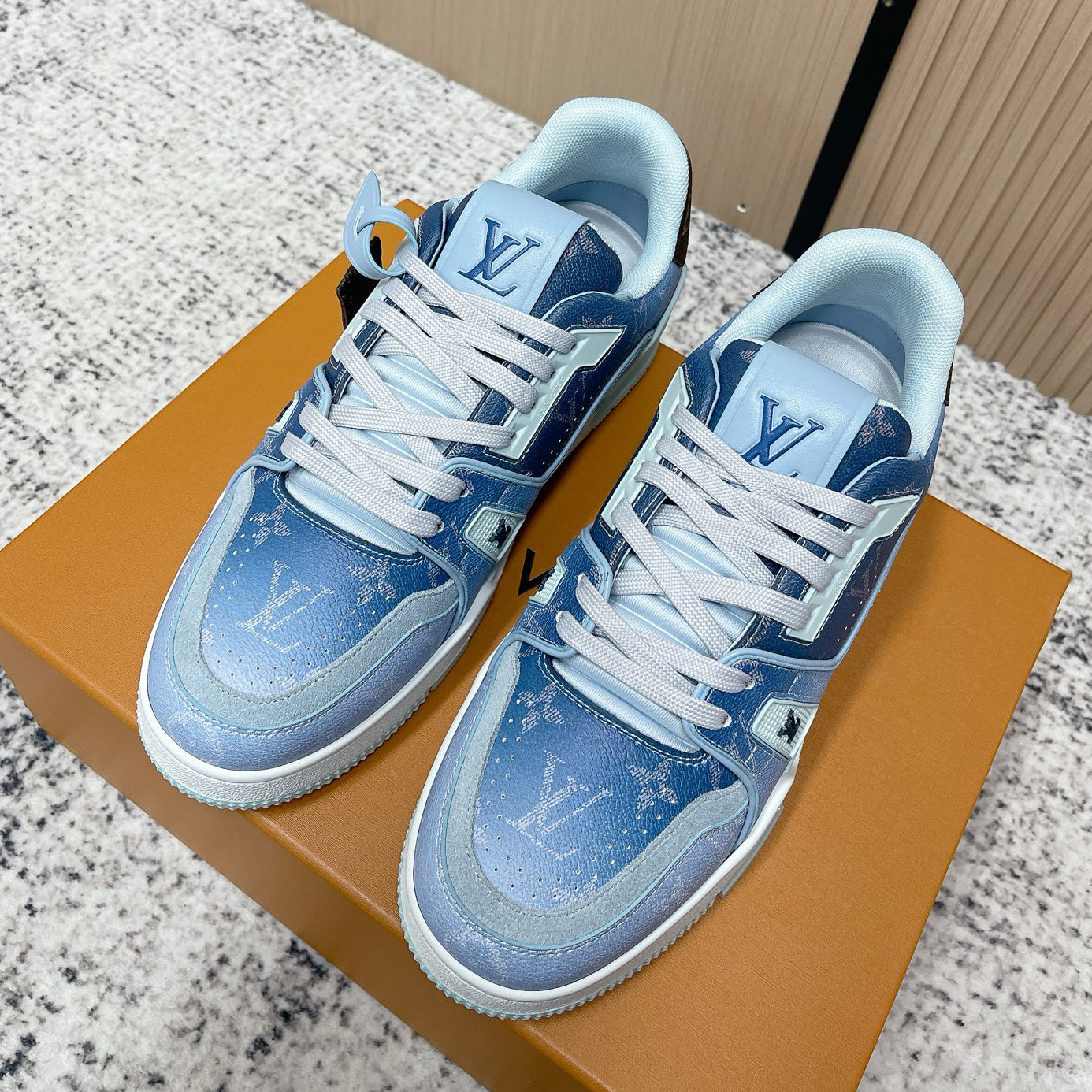 Classic Couple's Sneakers 1026060502