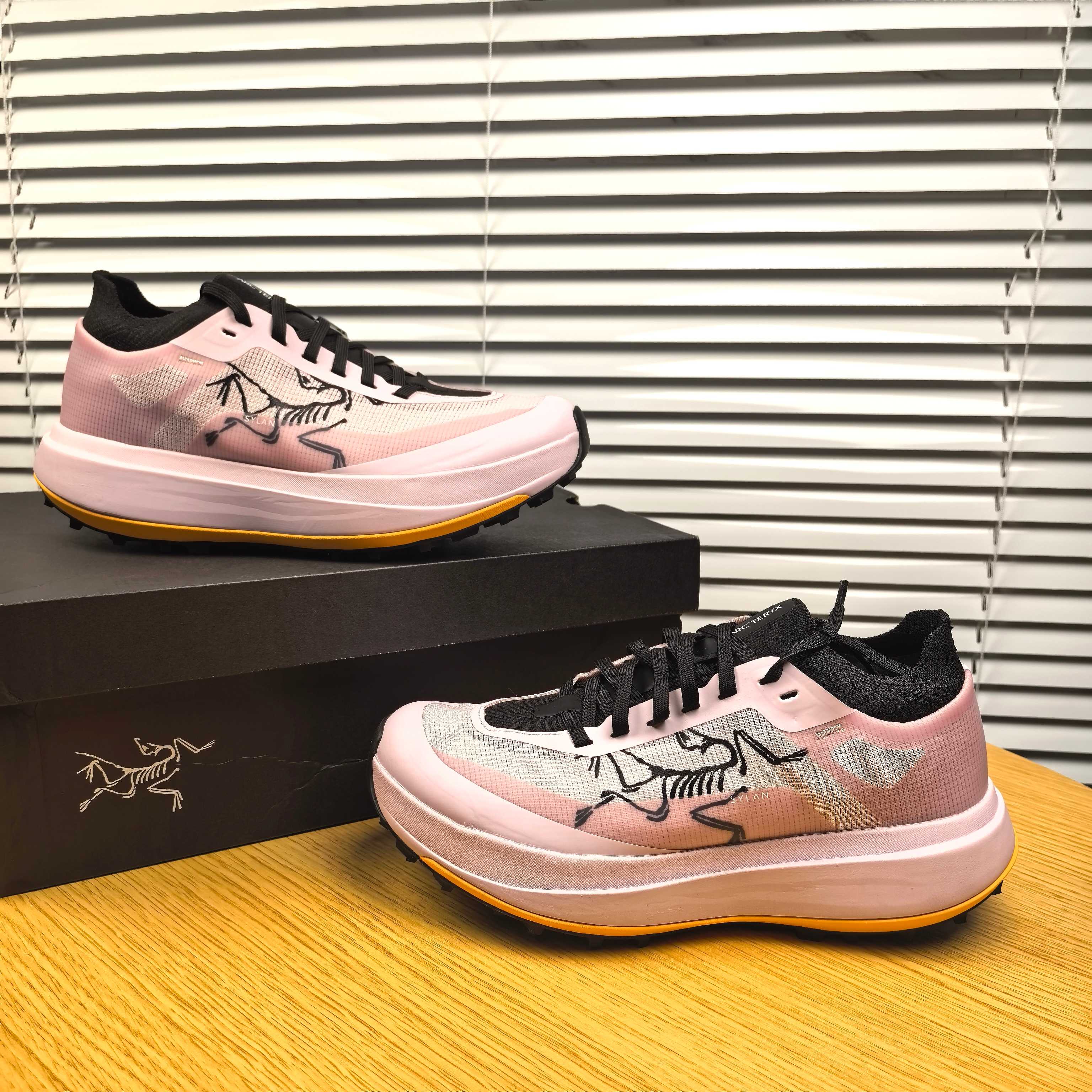 Low-top versatile sneakers 1026042215