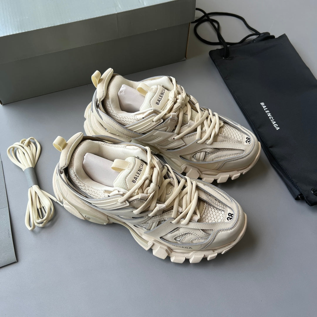 Men's and Women's Sneakers 1026060410