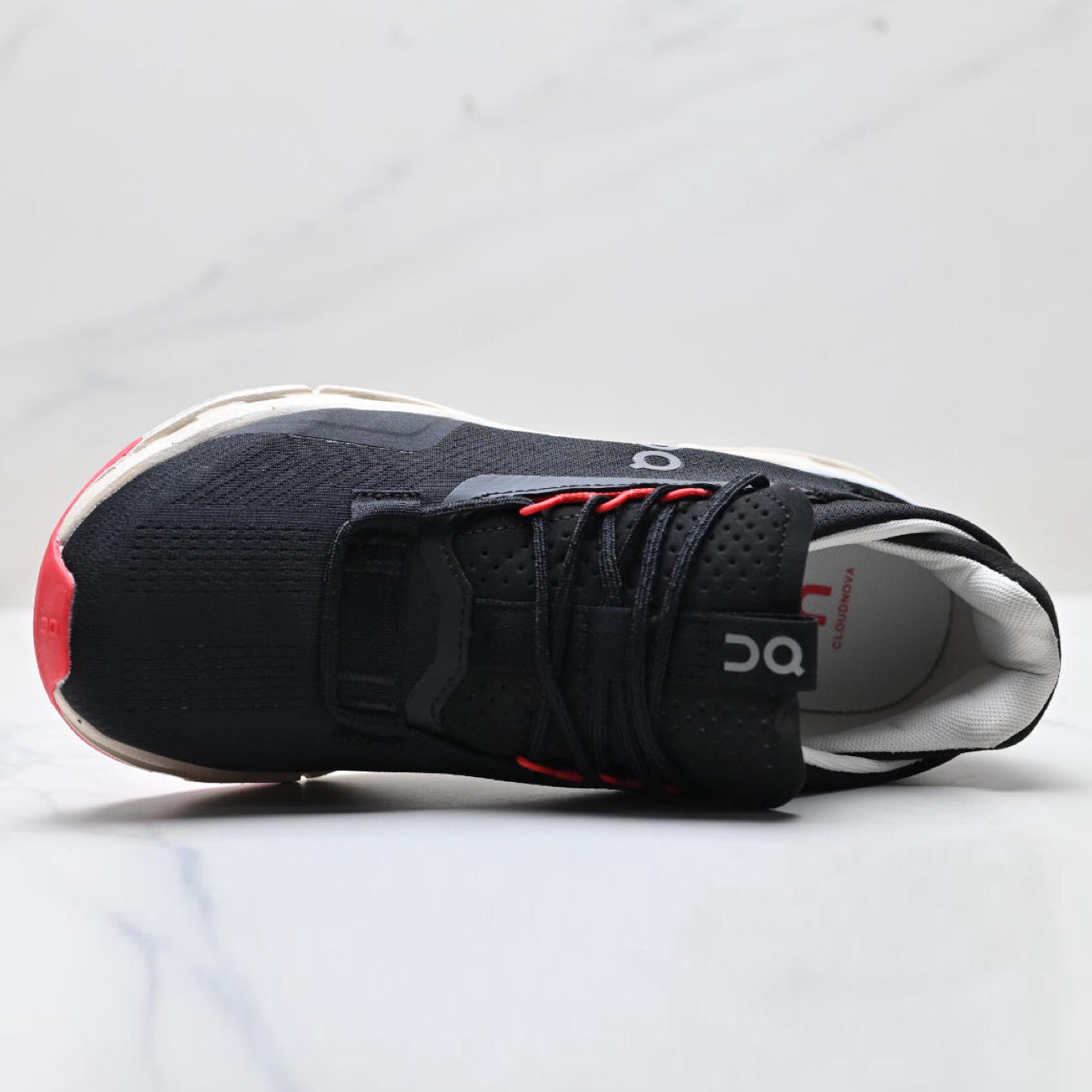 Comfortable and stylish running shoes 1026042312
