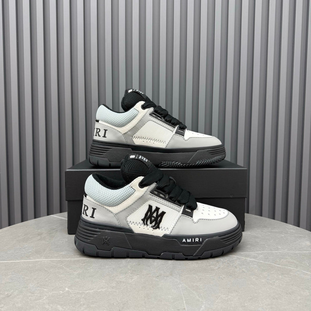 Men's and Women's Leather Sneakers 1026060405