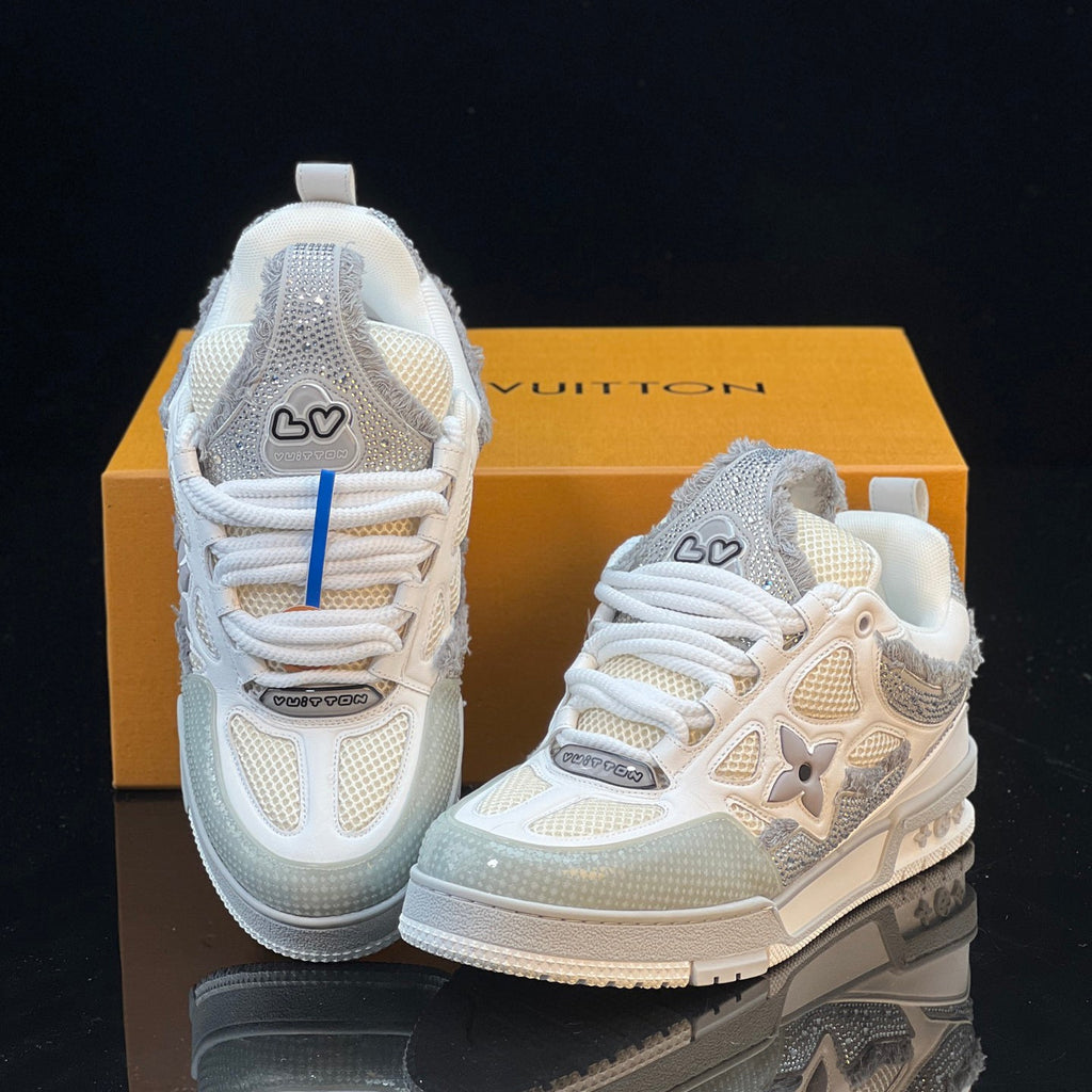 Fashionable Chunky-Soled Sneakers 1026060406