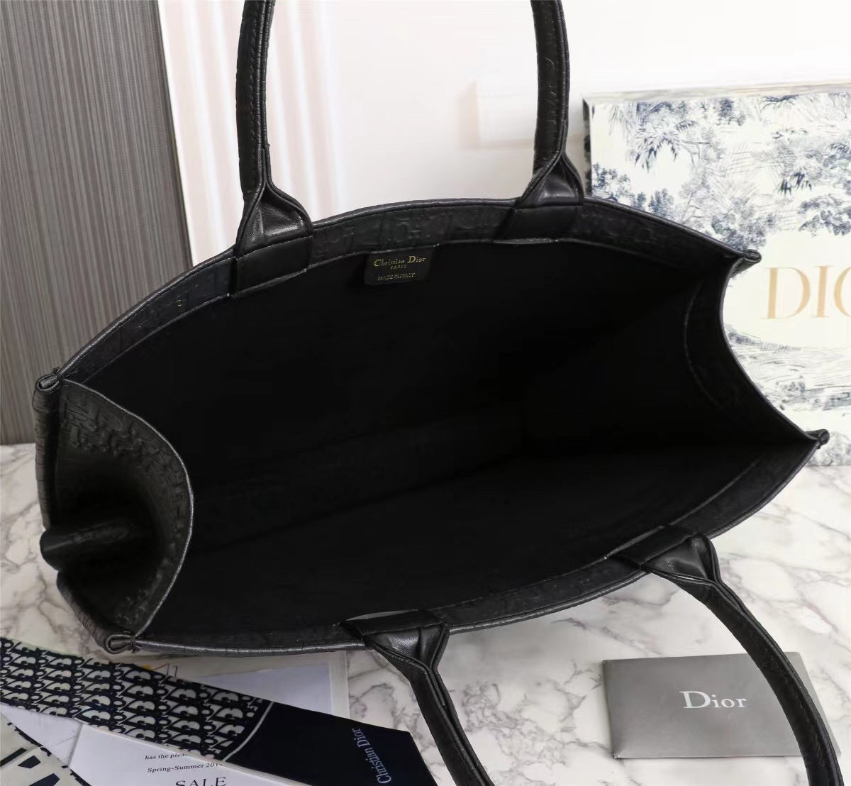 Book Tote In Leather