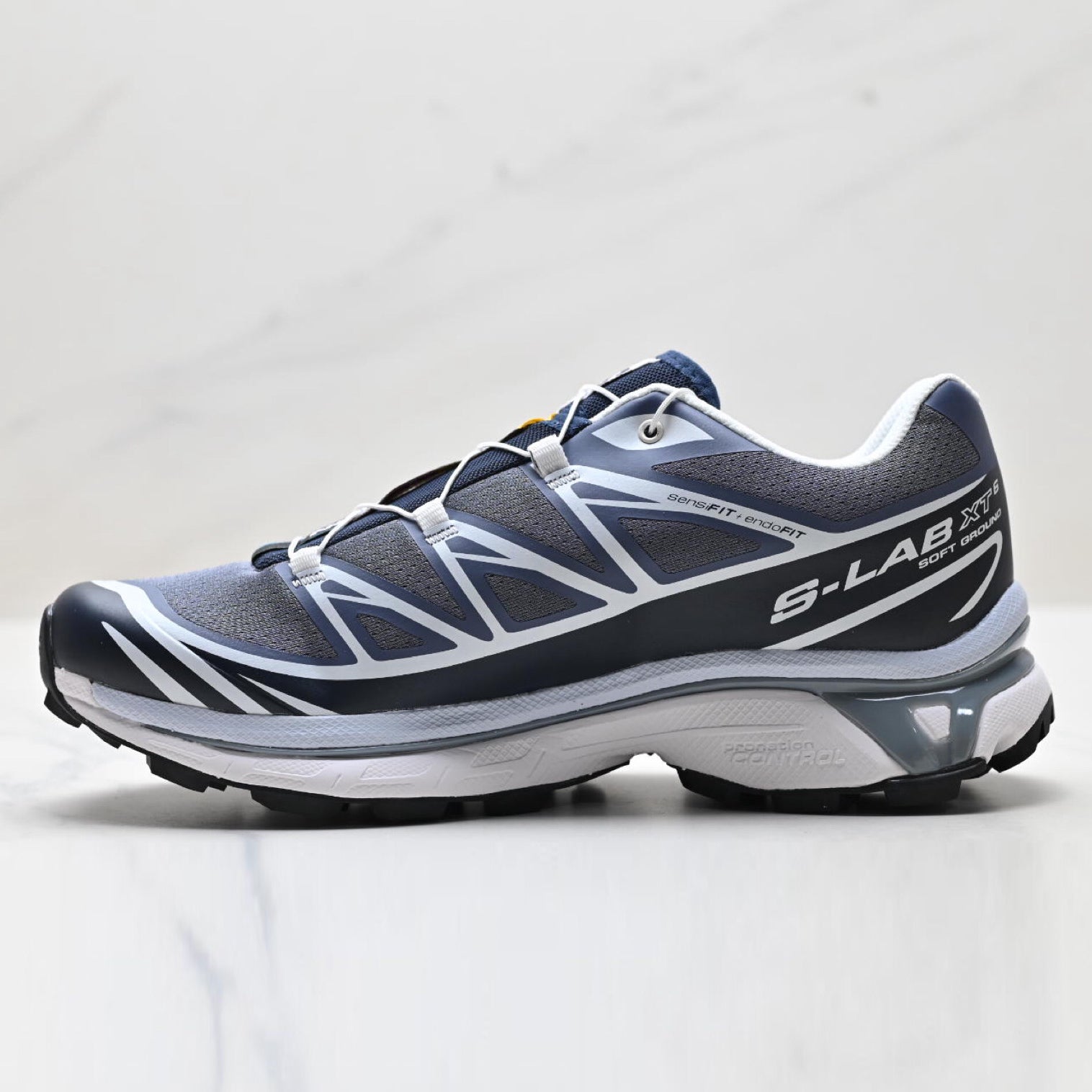 Outdoor trail running shoes 1026042317