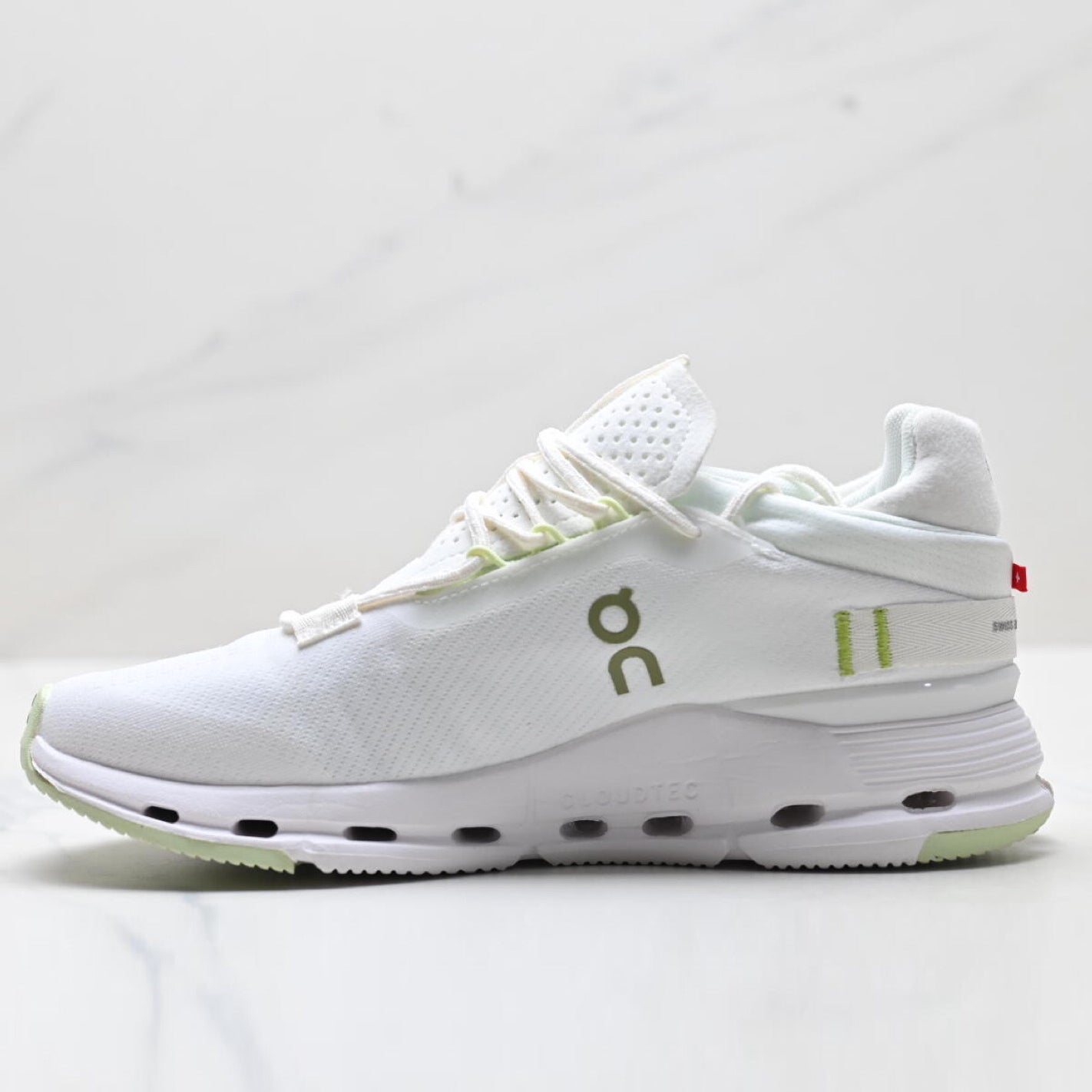 Comfortable and stylish running shoes 1026042314