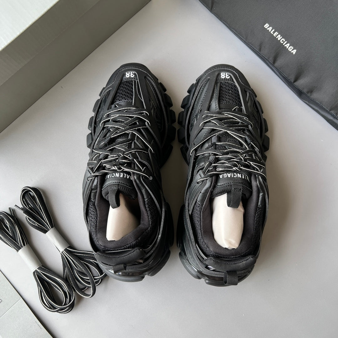Men's and Women's Sneakers 1026060409