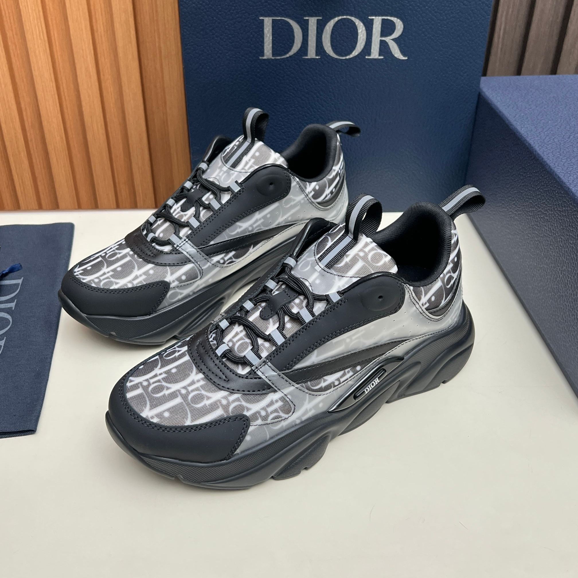 Men's athletic and casual shoes 1026060806