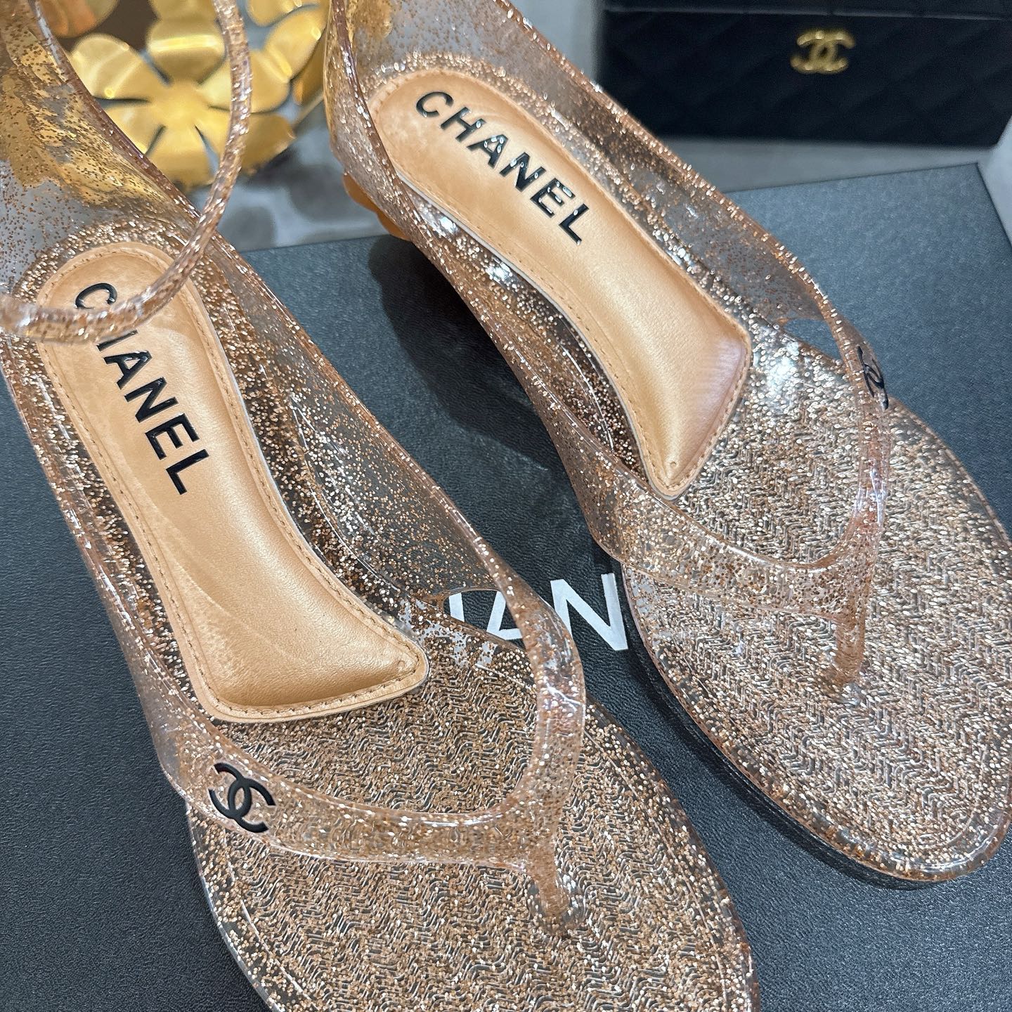 Best-Selling Beach Sandals 1026060401