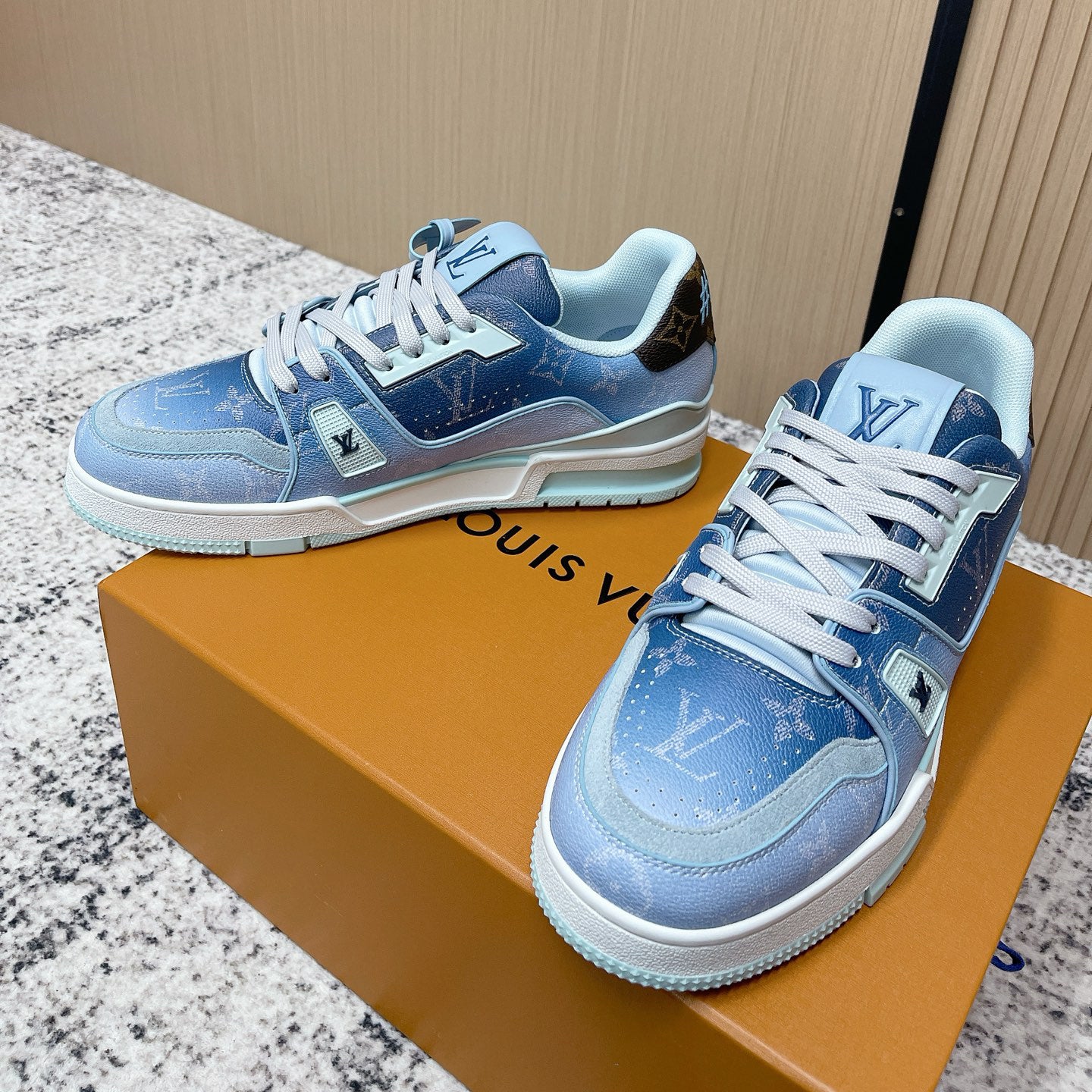 Classic Couple's Sneakers 1026060502