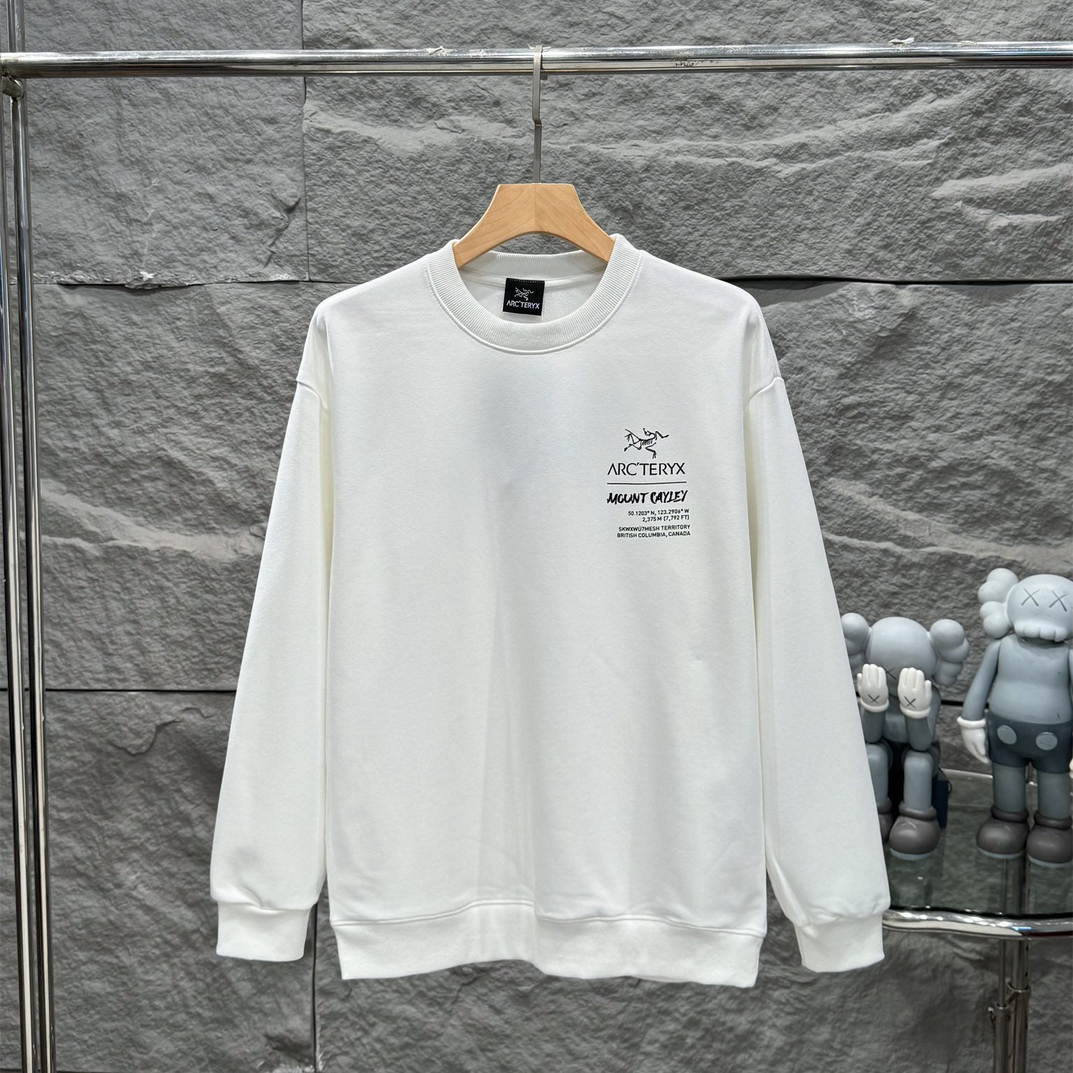 Unisex Round-Neck Terry Sweatshirt 1026042218