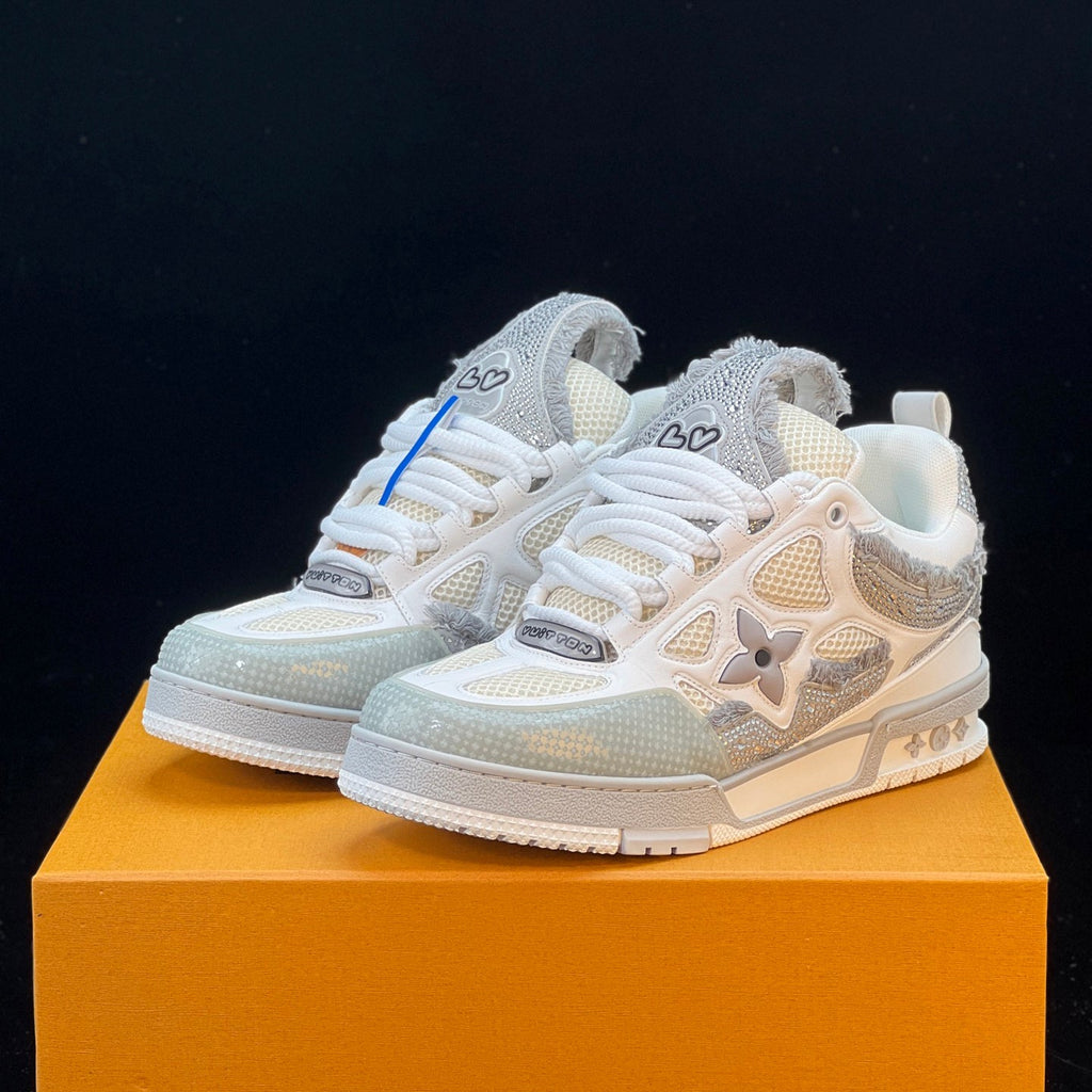 Fashionable Chunky-Soled Sneakers 1026060406