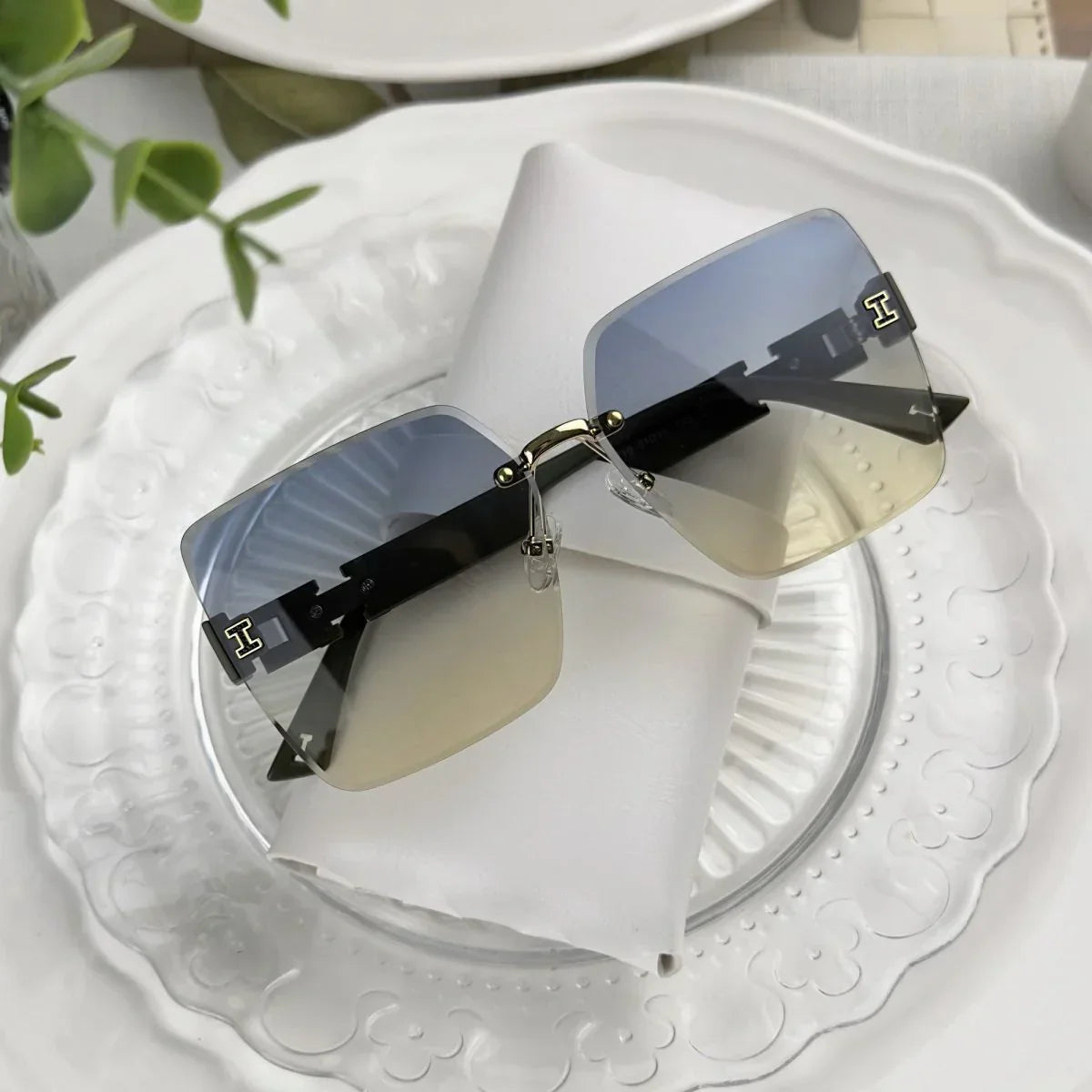New Sunglasses Women's Frameless Anti-ultraviolet Gradient Two-color Sunglasses 1024062705