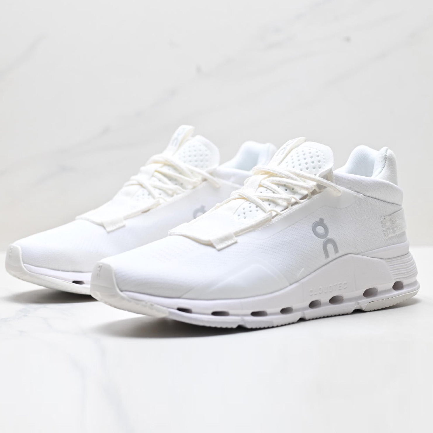 Comfortable and stylish running shoes 1026042313