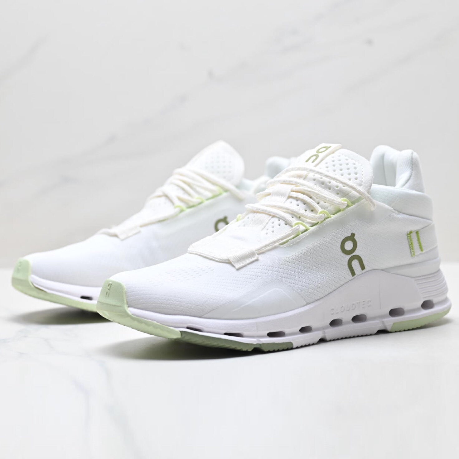 Comfortable and stylish running shoes 1026042314