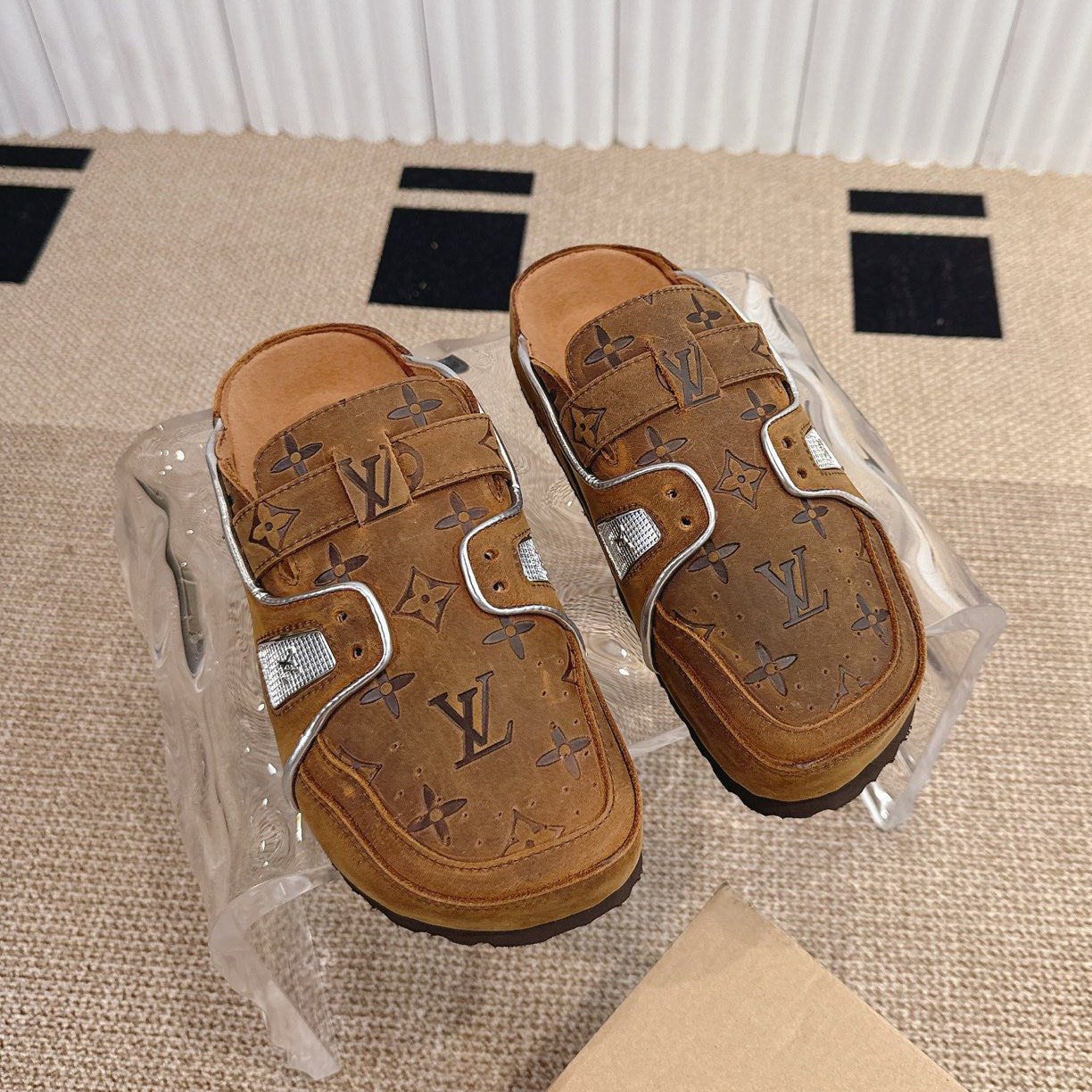 Classic Retro Boken Toe-Covered Sandals 1026062314