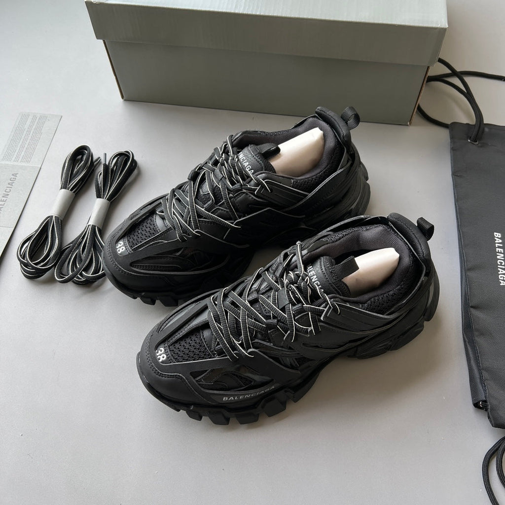 Men's and Women's Sneakers 1026060409