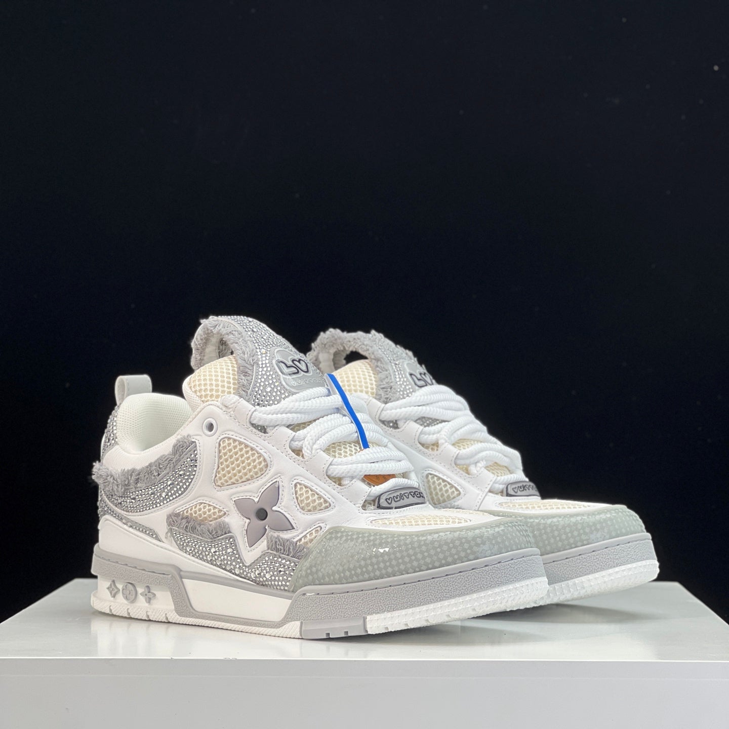 Fashionable Chunky-Soled Sneakers 1026060406
