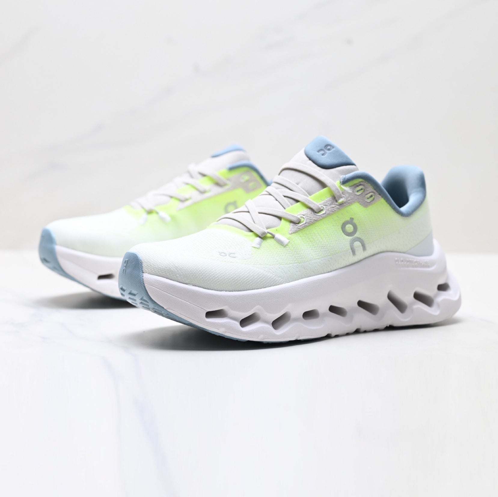 Lightweight Casual Sneakers 1026042306