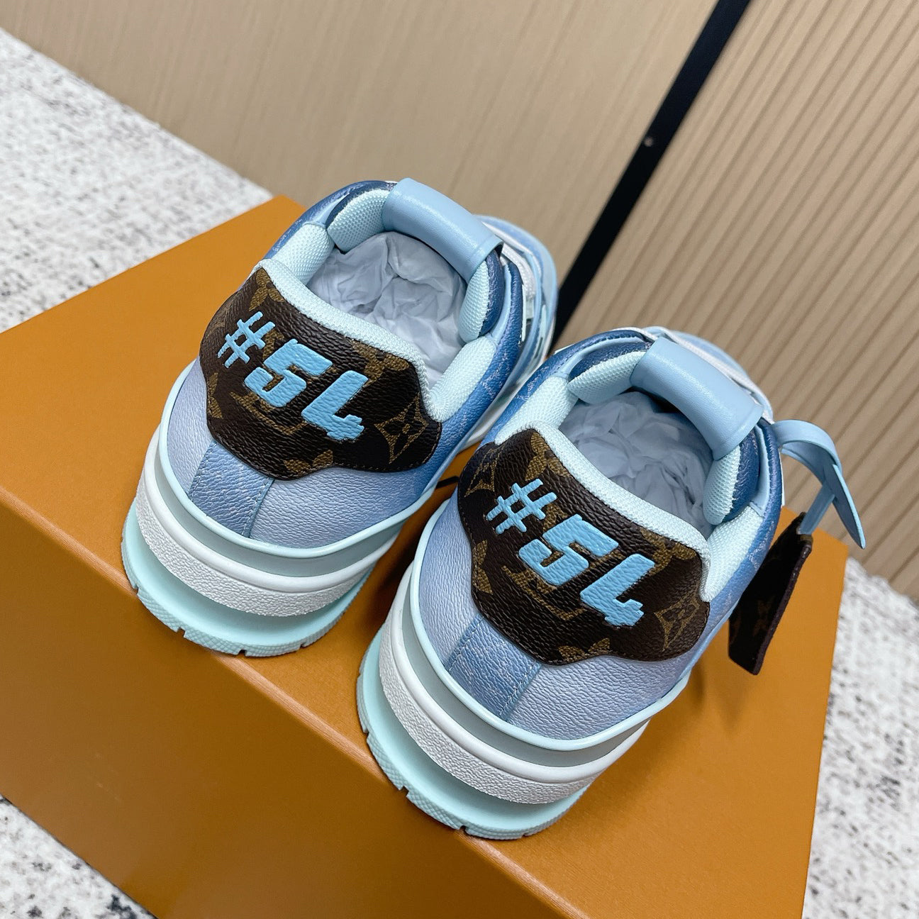 Classic Couple's Sneakers 1026060502