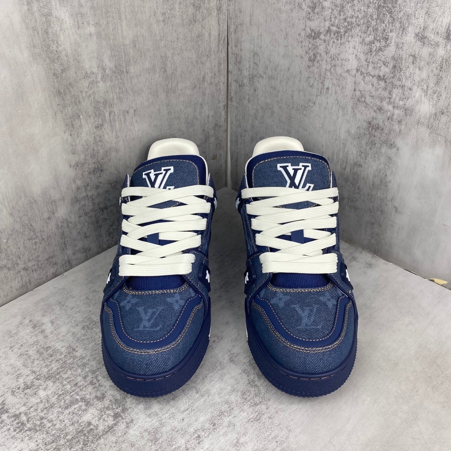 Classic Couple's Sneakers 1026060503