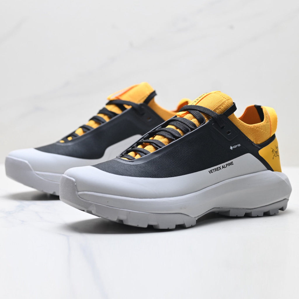 Low-top outdoor running shoes 1026042209