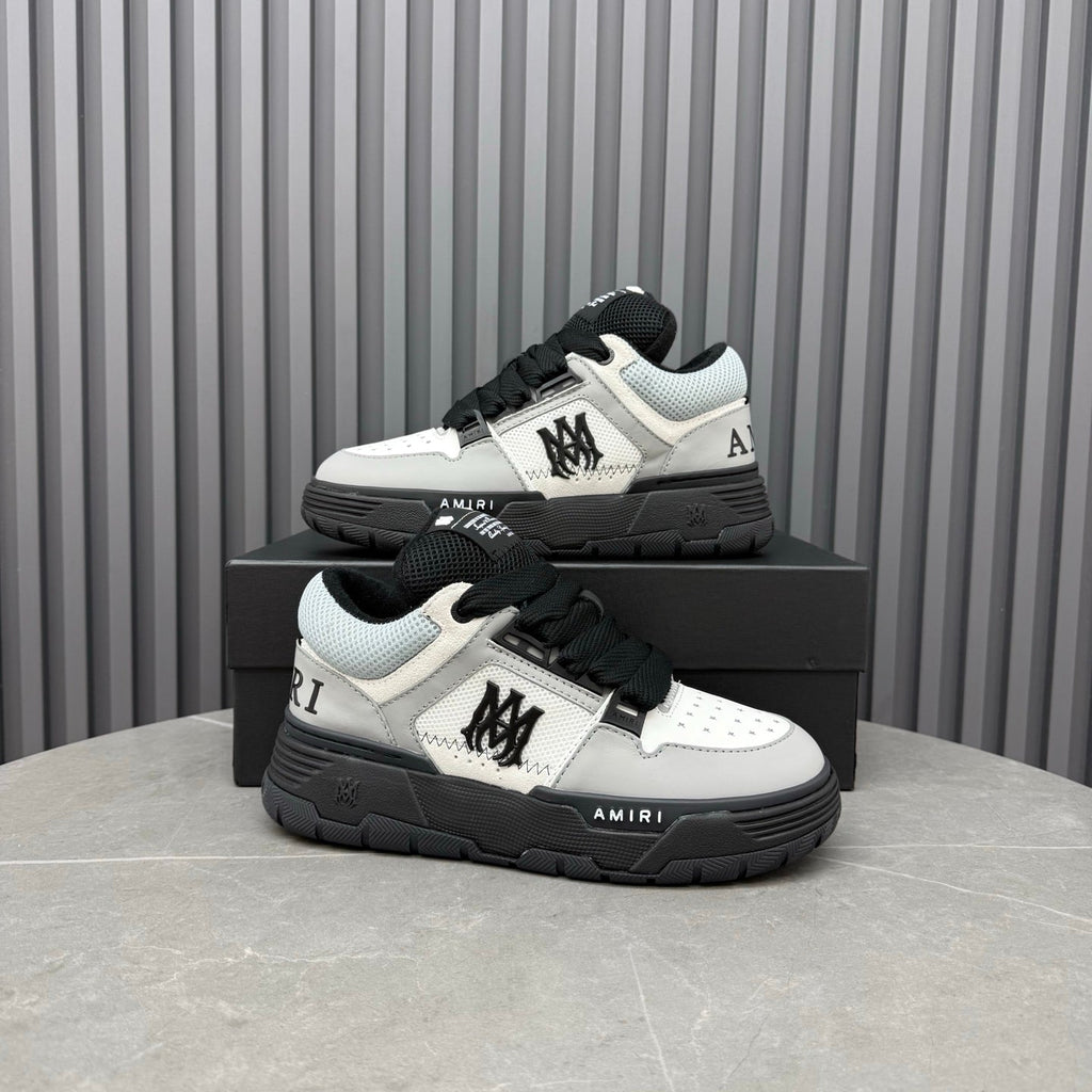 Men's and Women's Leather Sneakers 1026060405