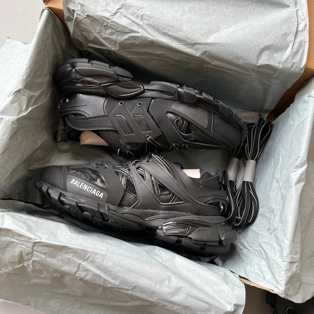 Men's and Women's Sneakers 1026060409
