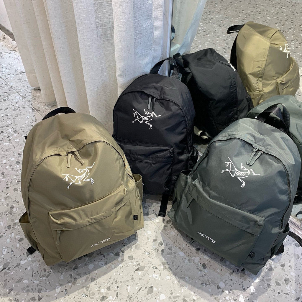 Luxurious and Versatile Backpack 1026042220
