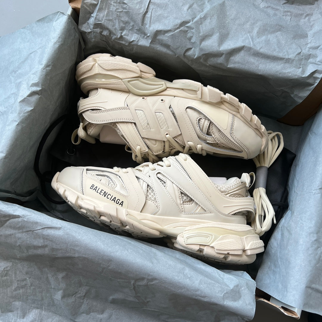 Men's and Women's Sneakers 1026060410
