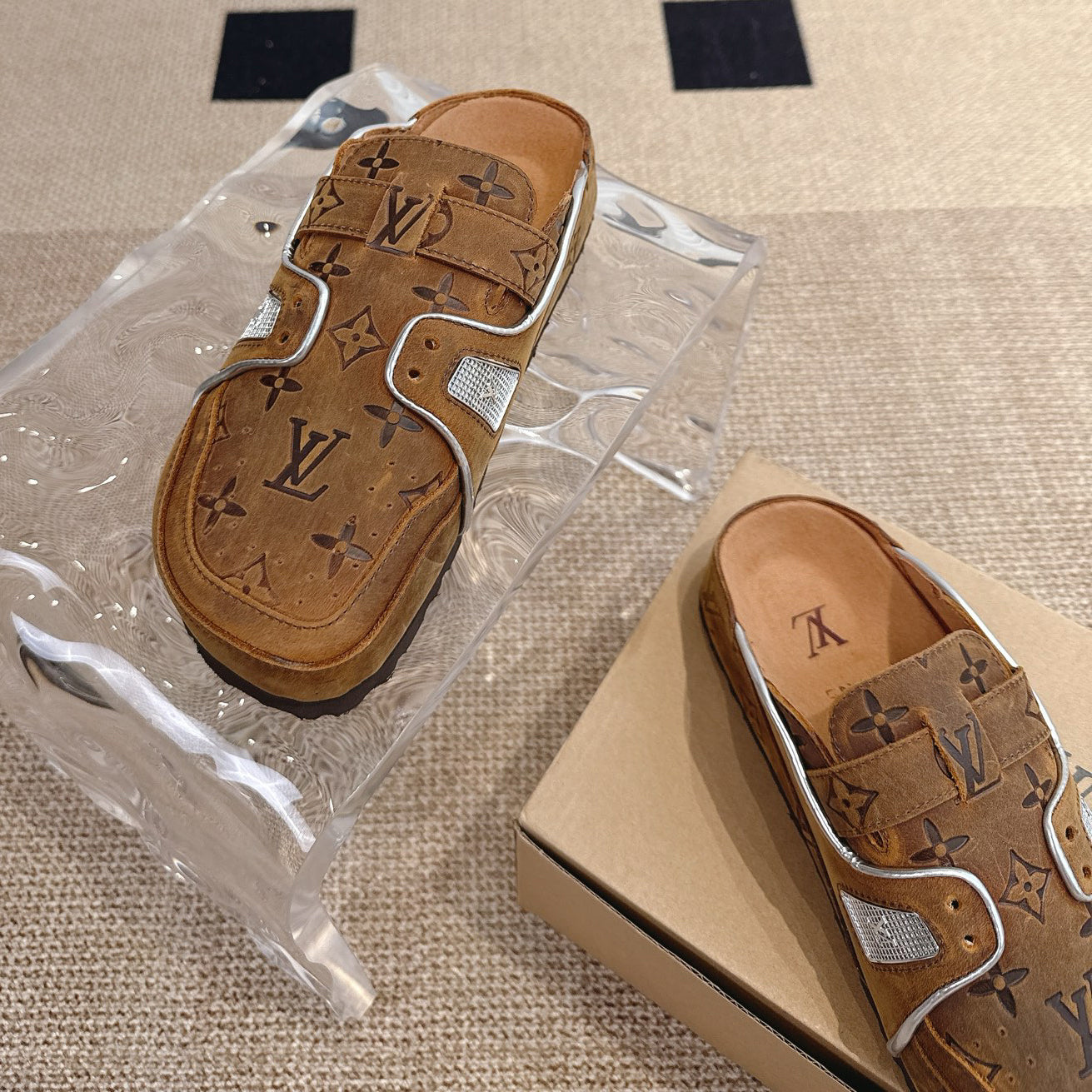 Classic Retro Boken Toe-Covered Sandals 1026062314