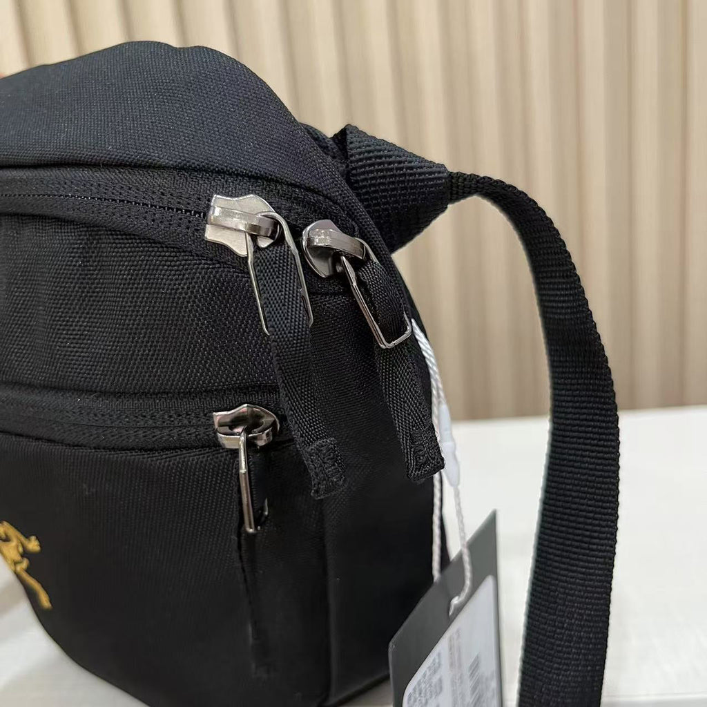 New Stylish and Versatile Crossbody Bag 1026042219
