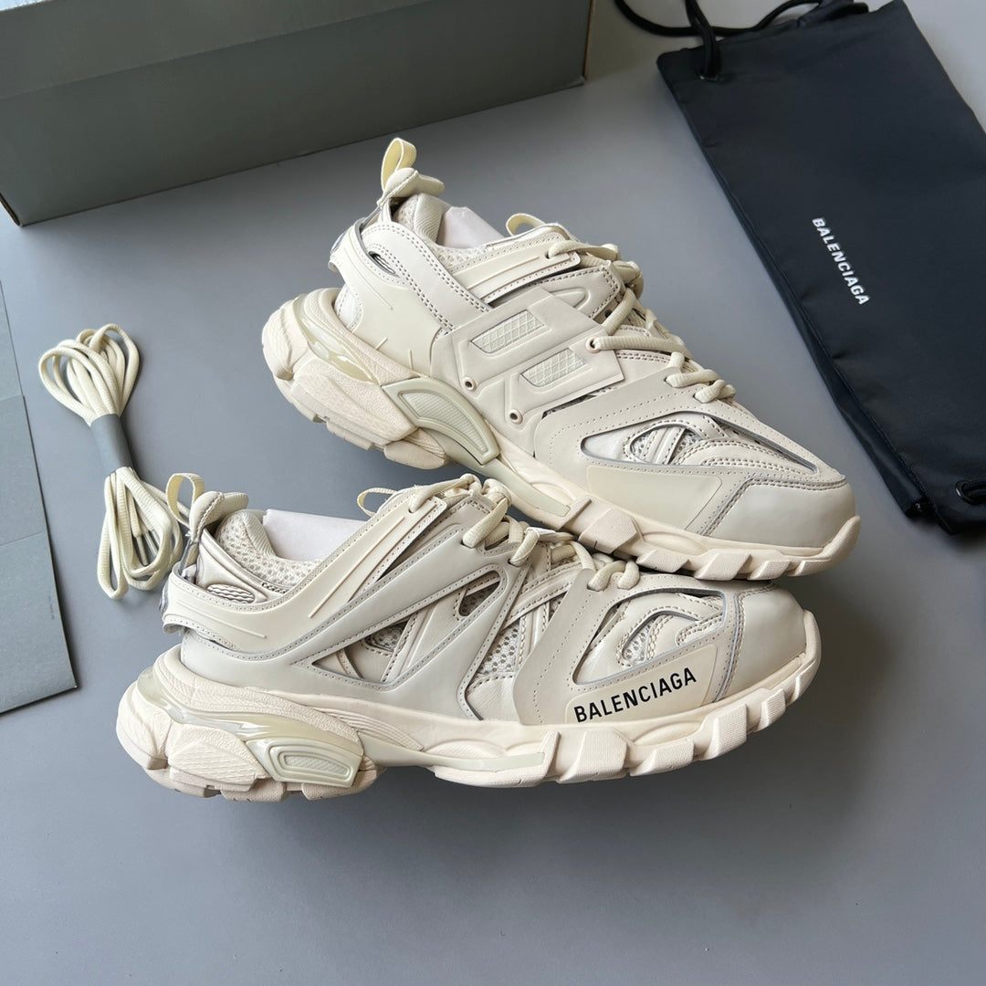 Men's and Women's Sneakers 1026060410