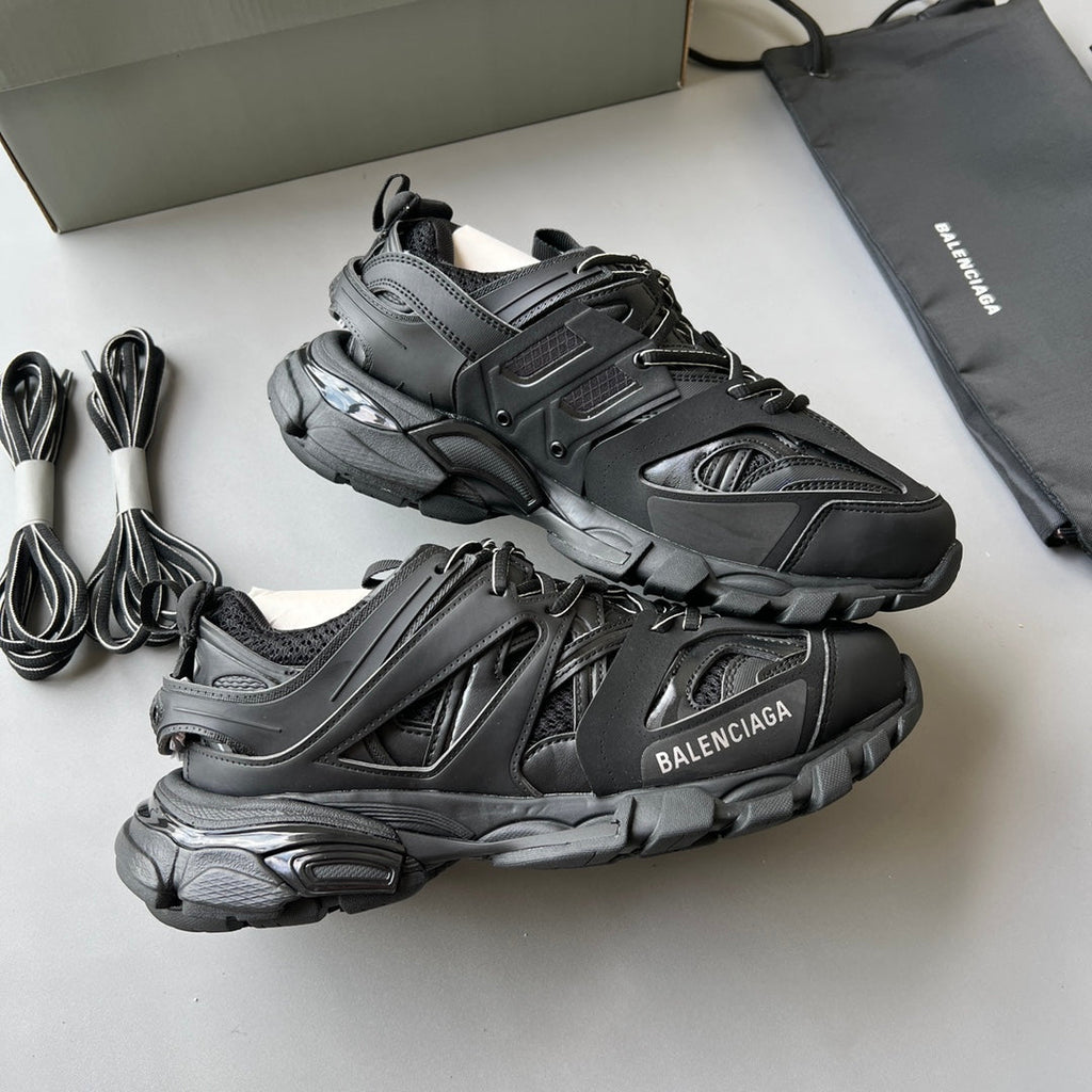 Men's and Women's Sneakers 1026060409