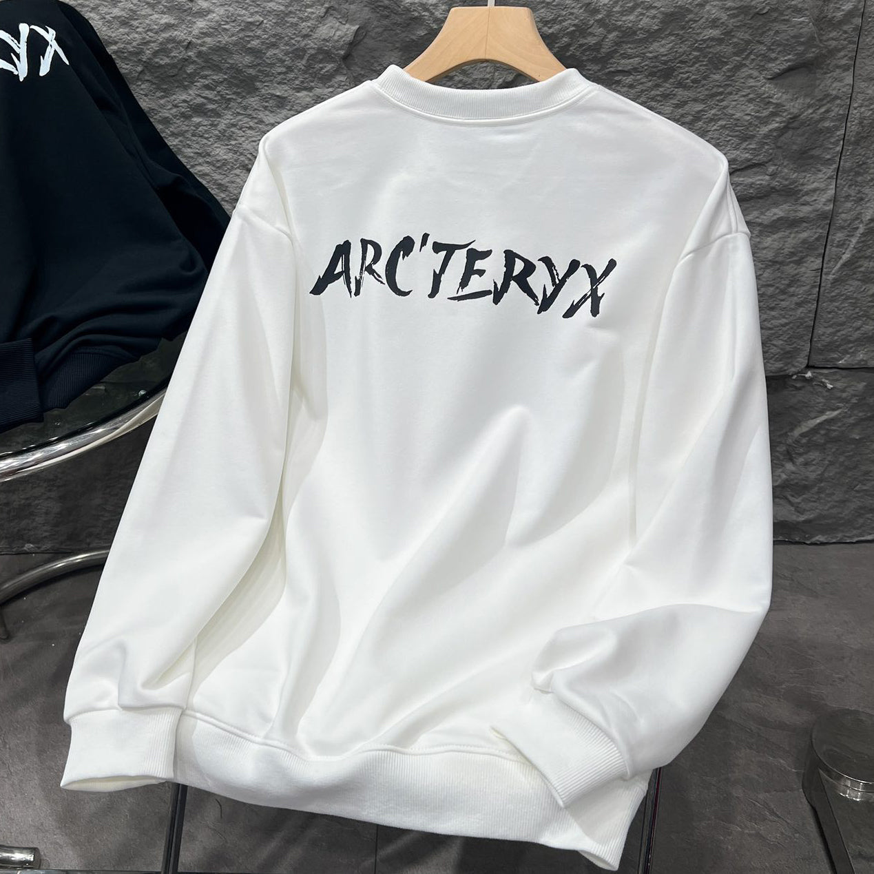Unisex Round-Neck Terry Sweatshirt 1026042218