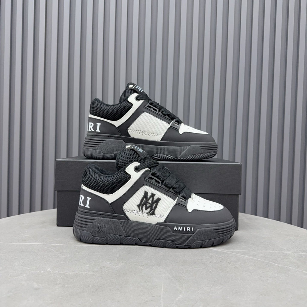 Men's and Women's Leather Sneakers 1026060407