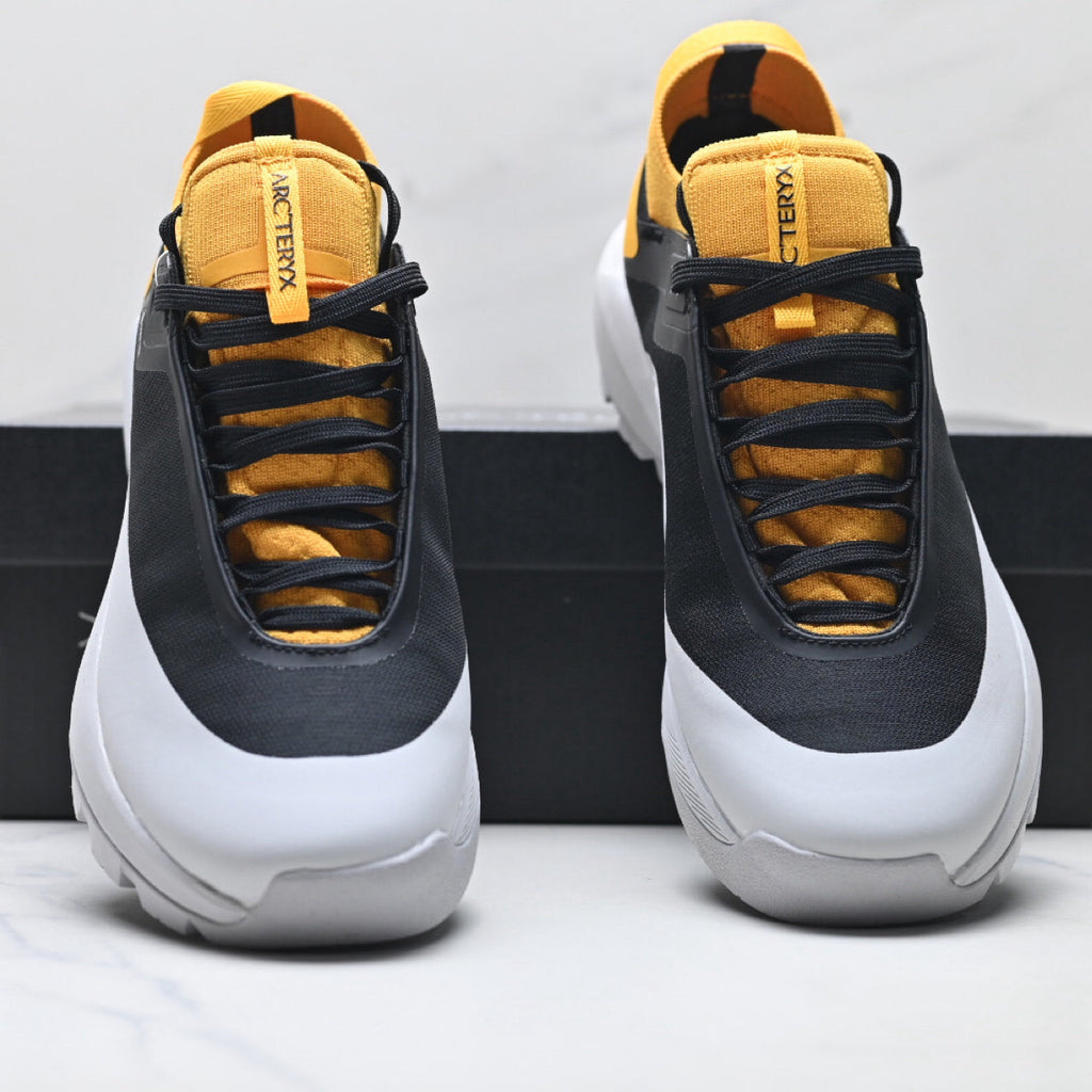 Low-top outdoor running shoes 1026042209