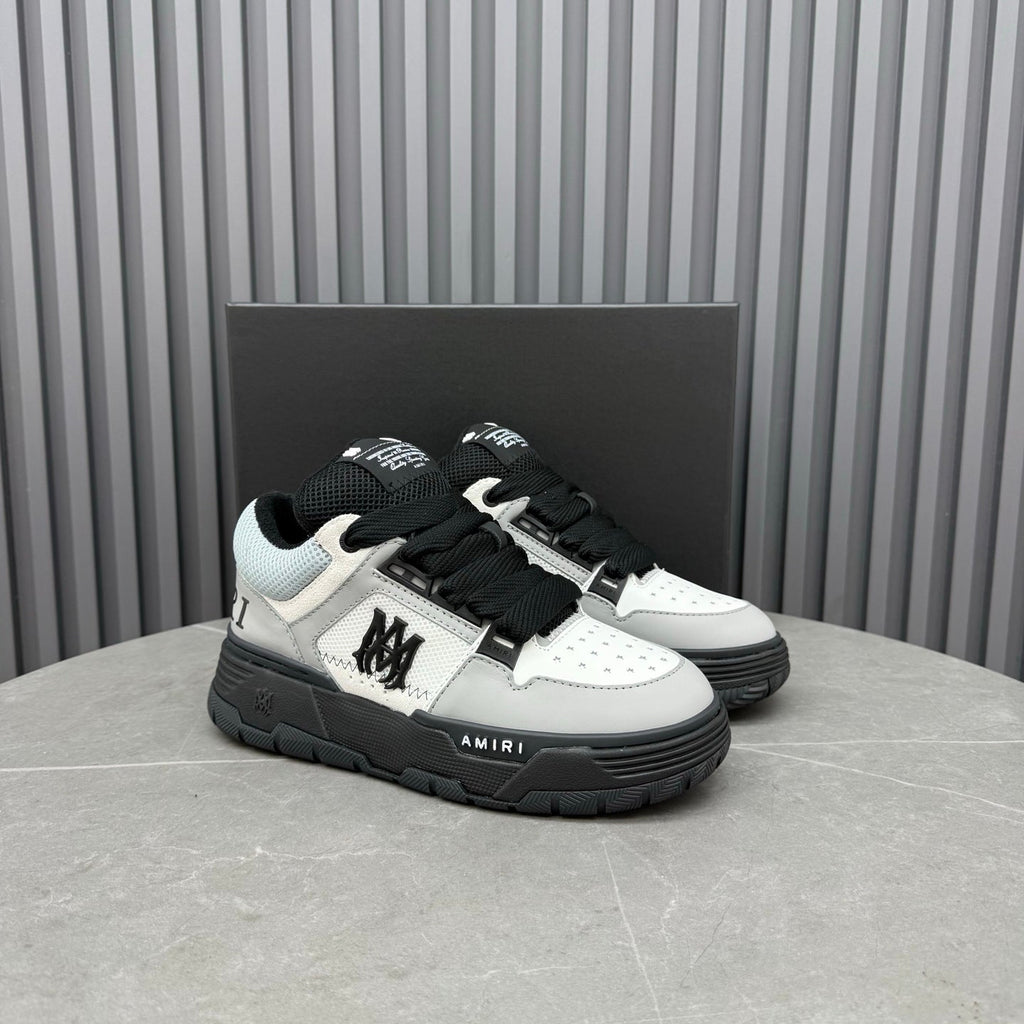 Men's and Women's Leather Sneakers 1026060405