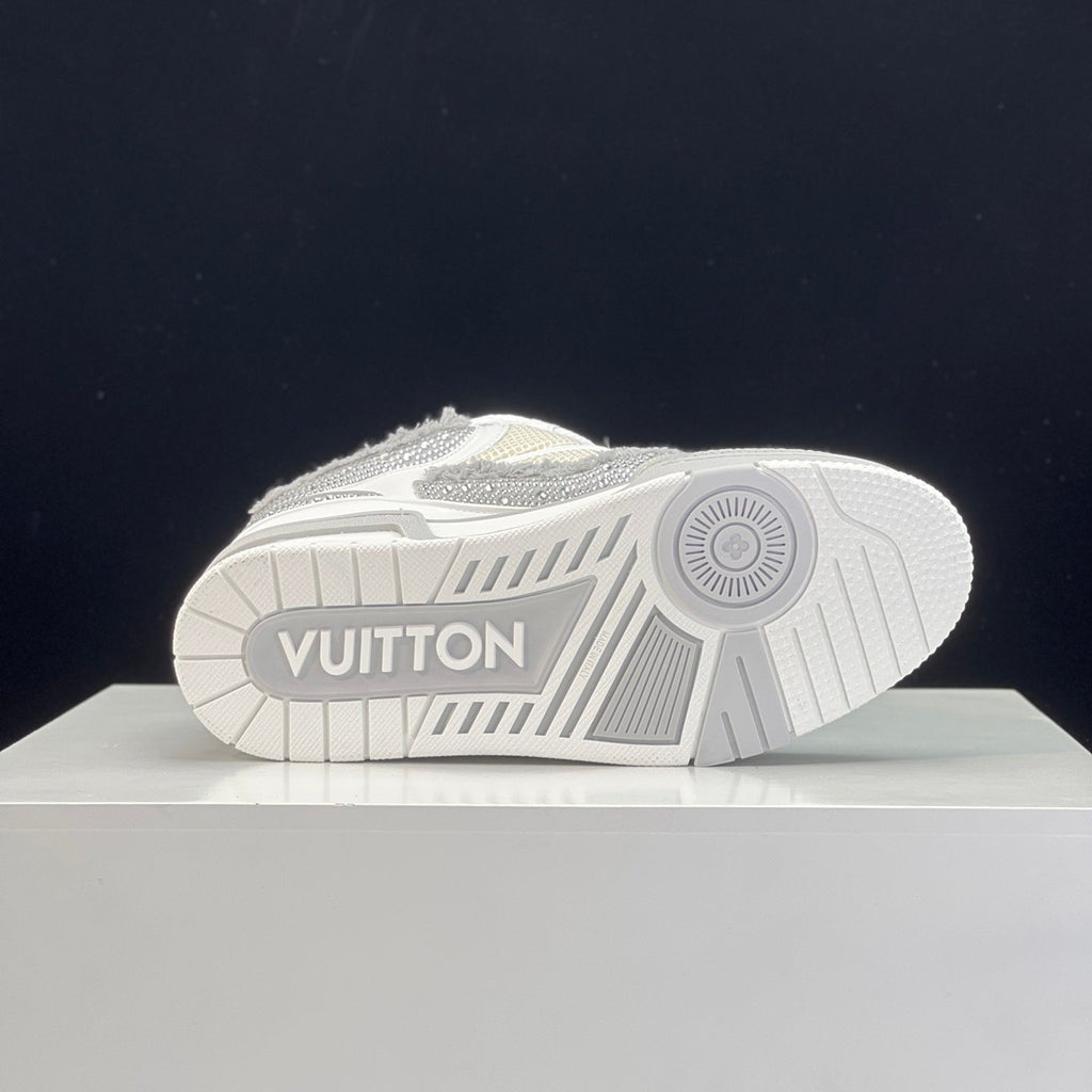 Fashionable Chunky-Soled Sneakers 1026060406