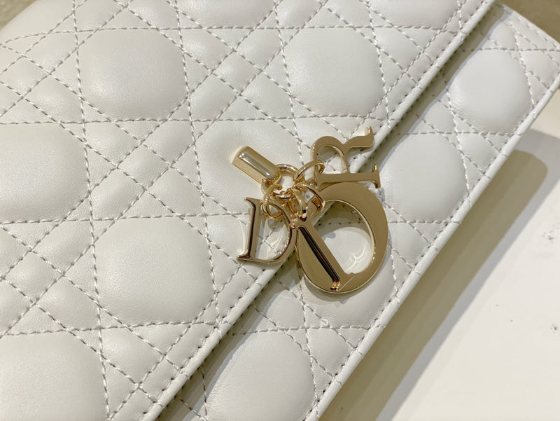 New leather handbags in five colors X083001